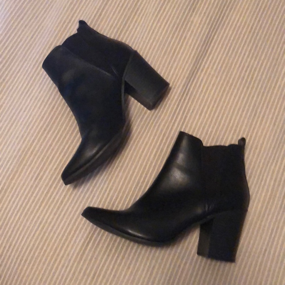 Black Retro Ankle Pointy Boots Booties size 7